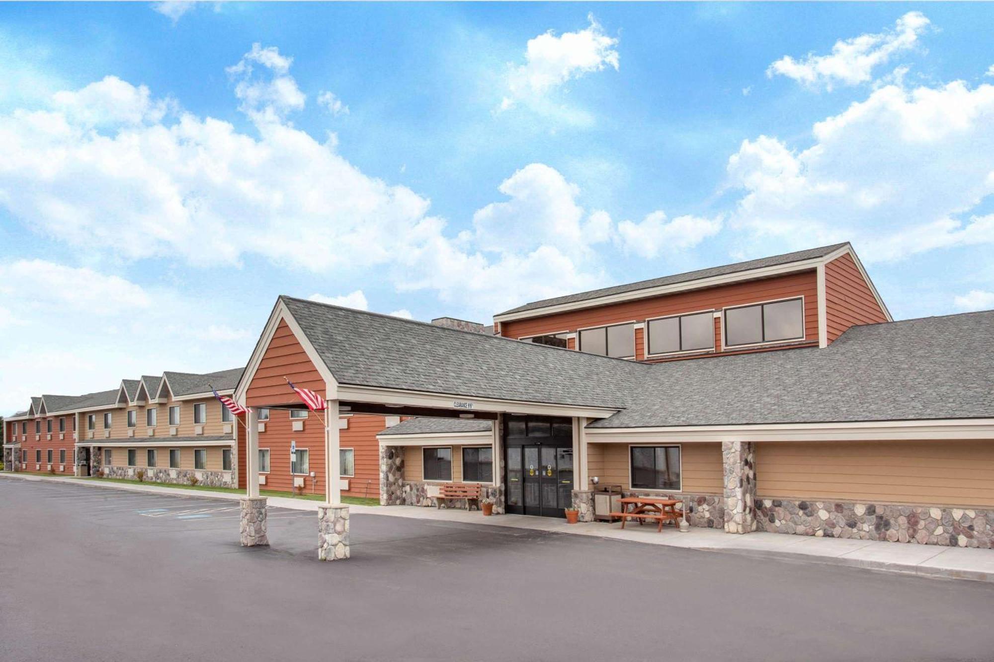 Americinn By Wyndham Calumet Eksteriør billede